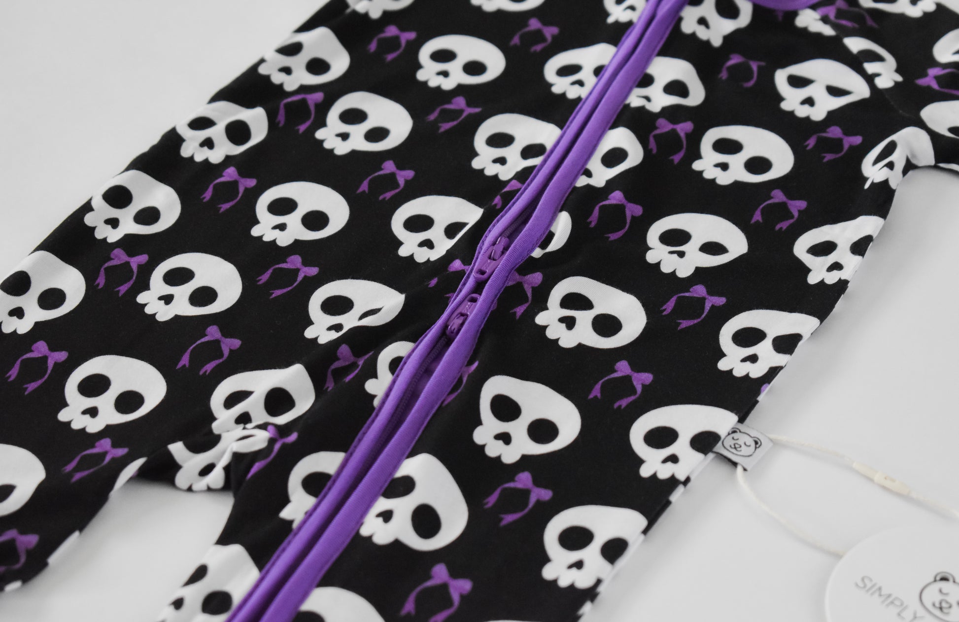 Skulls pajama with double zipper for easy diaper changes